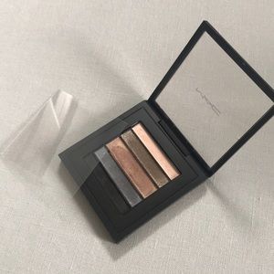 MAC Smokeluxe Veluxe Pearlfusion Shadow Palette